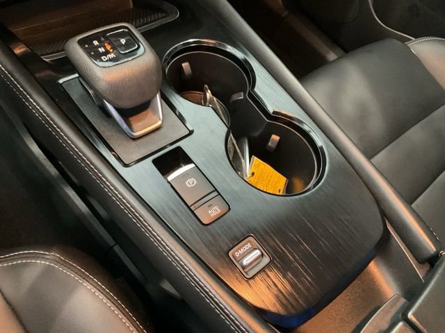 Used 2023 Nissan Rogue SL w/ SL Premium Package image 13