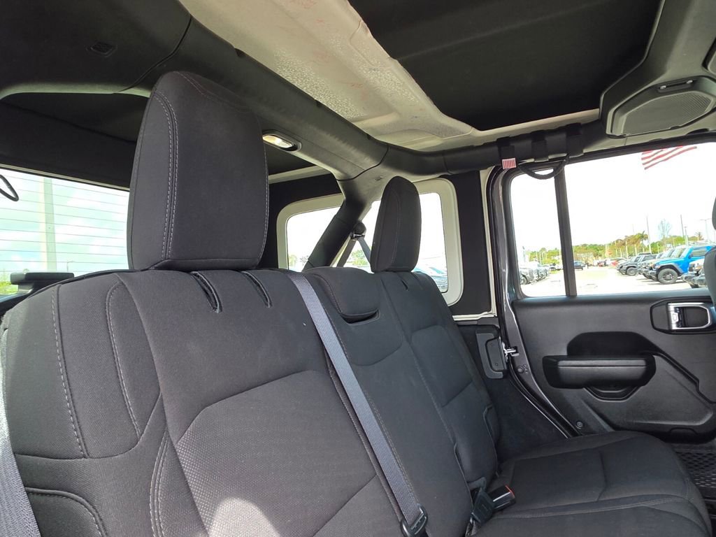 Used 2022 Jeep Wrangler Unlimited Sport image 14
