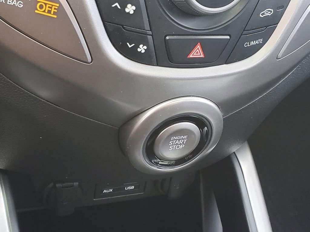 Used 2017 Hyundai Veloster Value Edition image 23