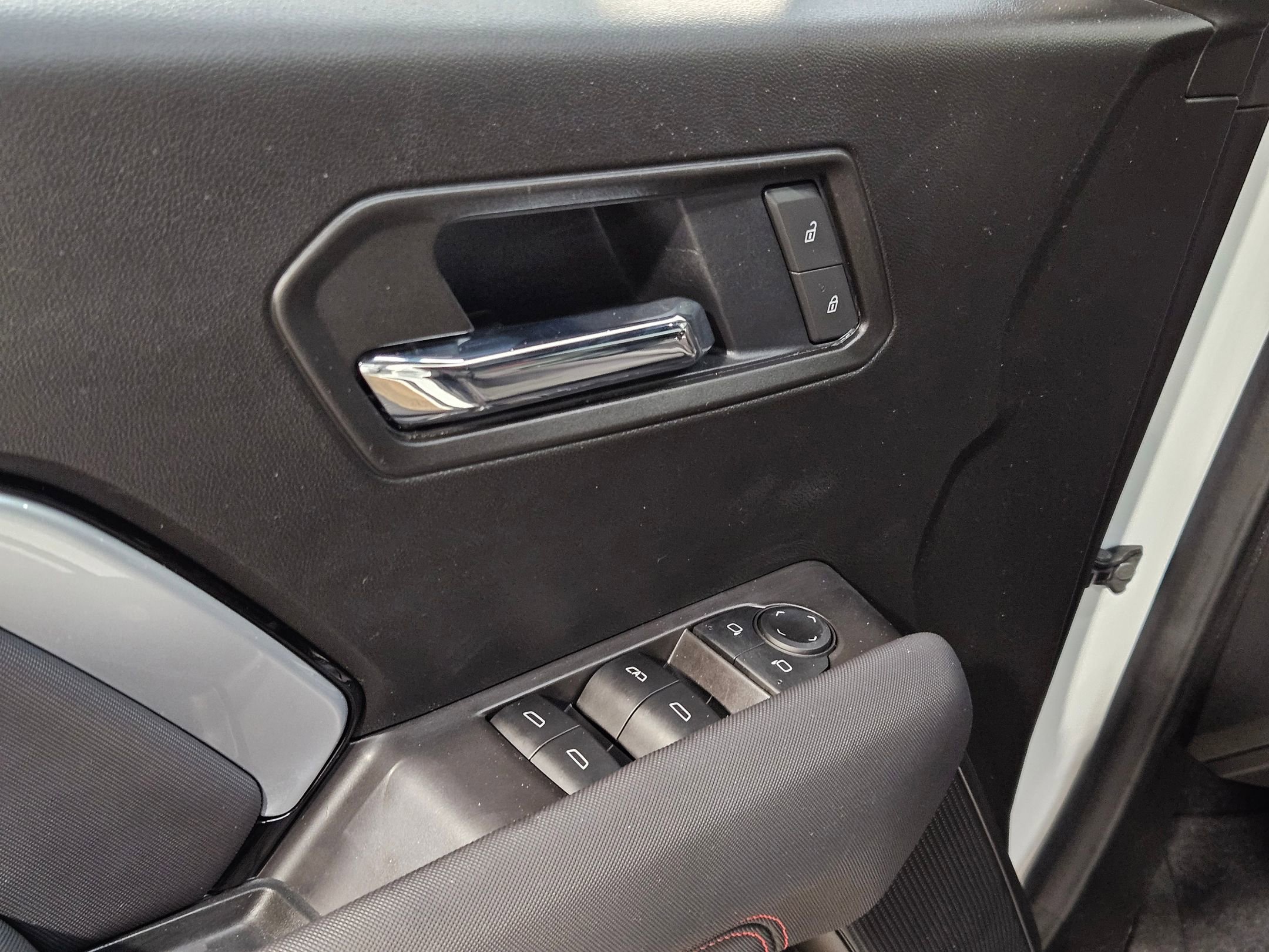 Used 2025 Chevrolet Colorado Z71 image 21