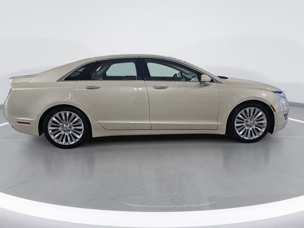 Used 2016 Lincoln MKZ w/ Equipment Group 200A Select FWD image 2