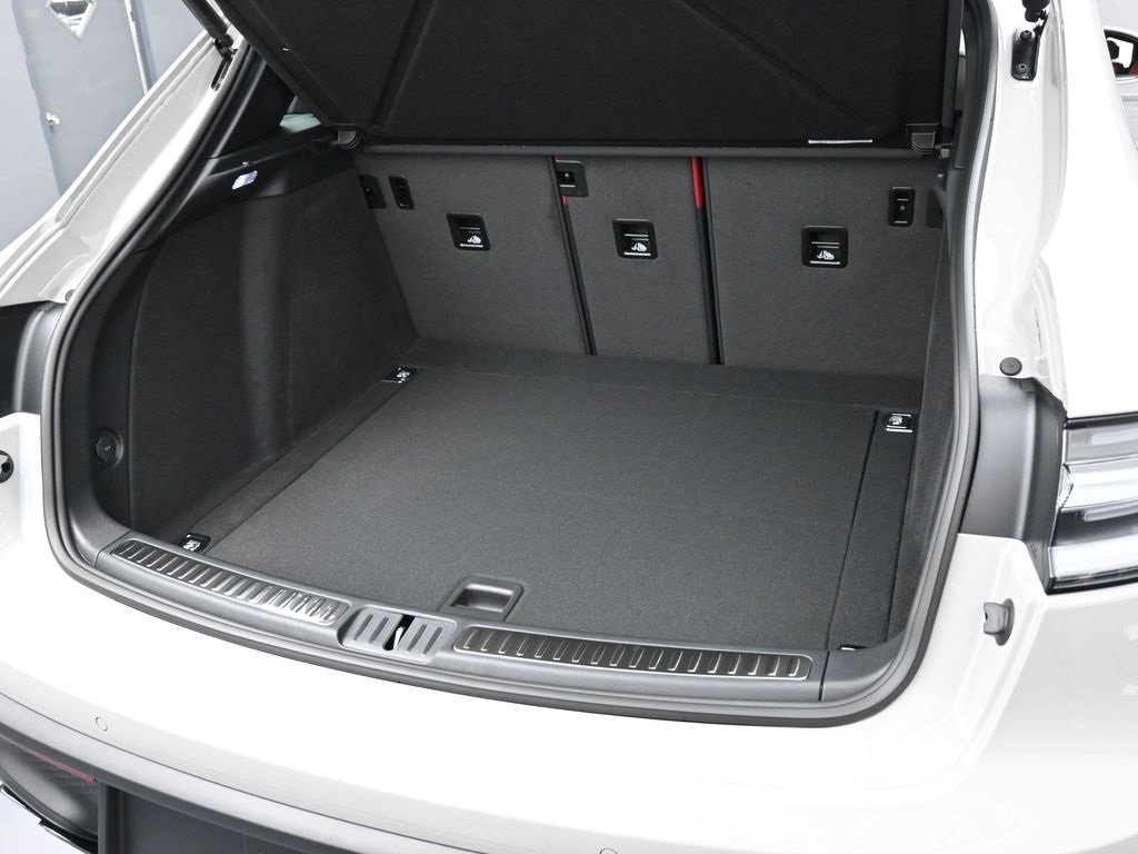 New 2026 Porsche Macan image 31