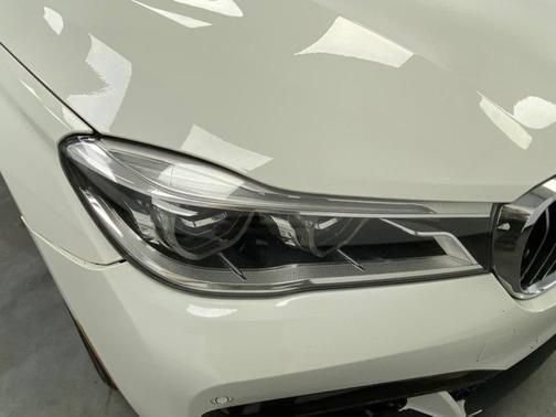 Used 2016 BMW 750i xDrive AWD/4WD image 10