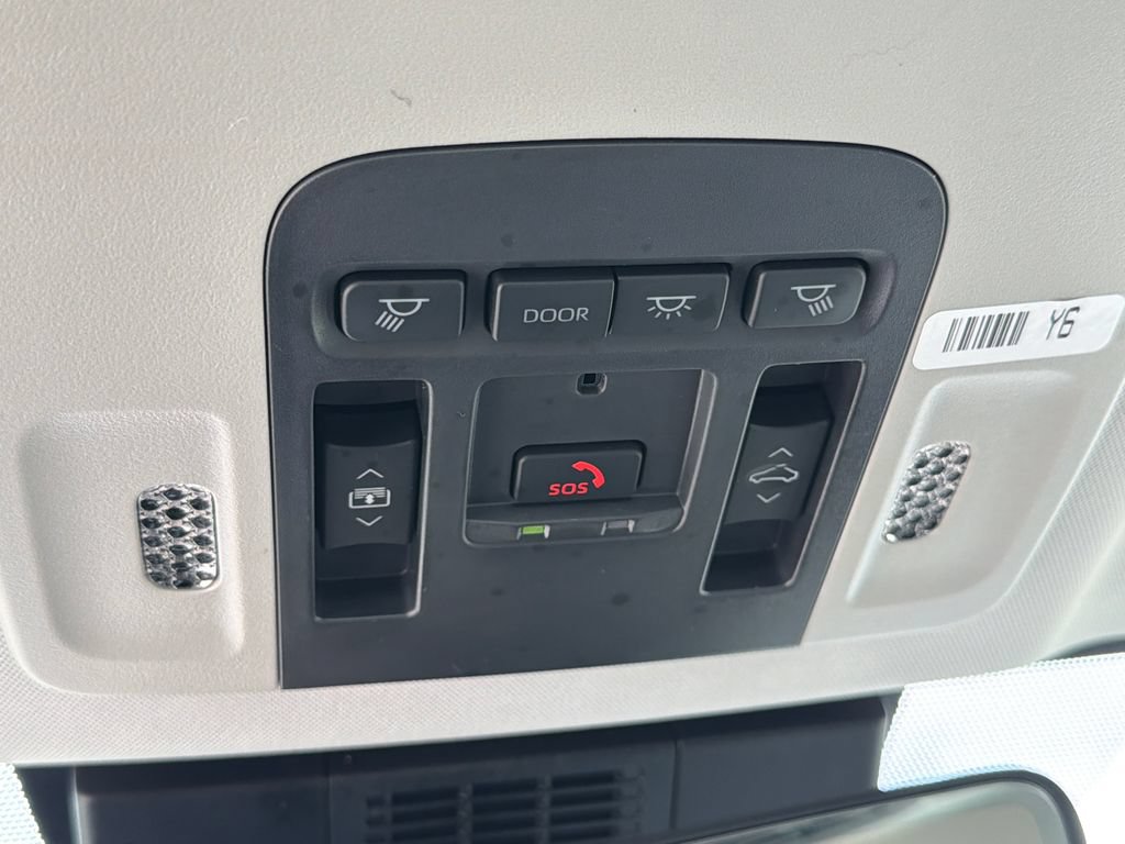 Used 2025 Toyota Camry XLE FWD image 30