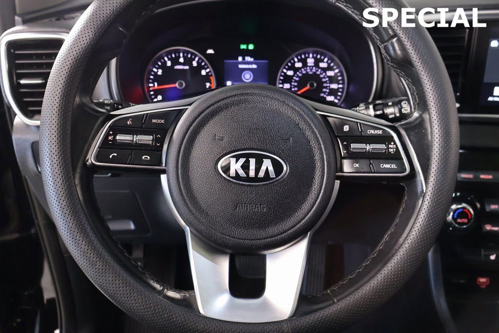 Used 2022 Kia Sportage EX image 3