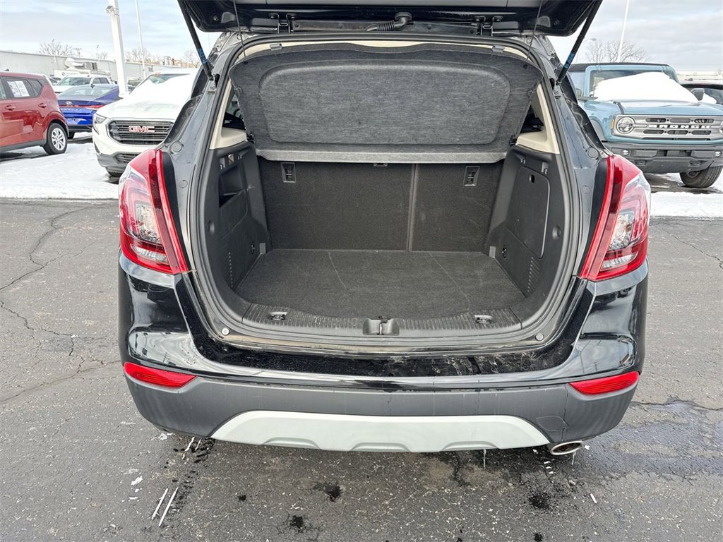 Used 2022 Buick Encore Preferred w/ Safety Package image 24