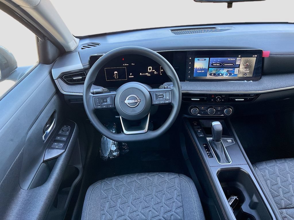Used 2025 Nissan Kicks SV AWD/4WD image 21