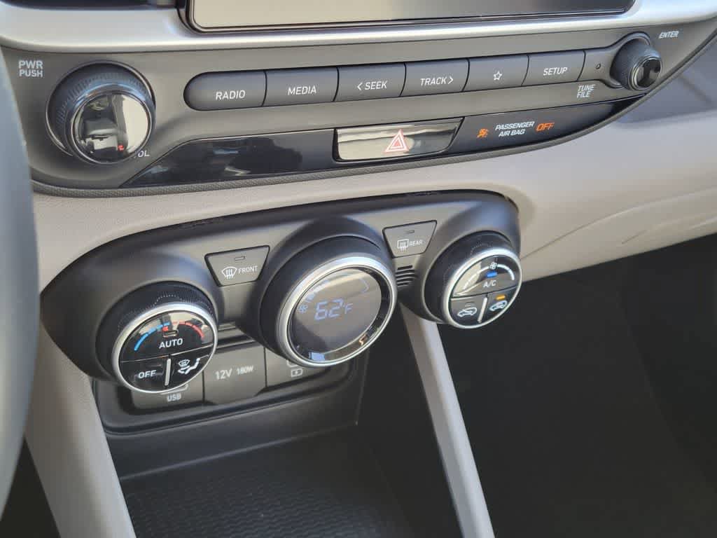 Used 2023 Hyundai Venue SEL FWD image 24