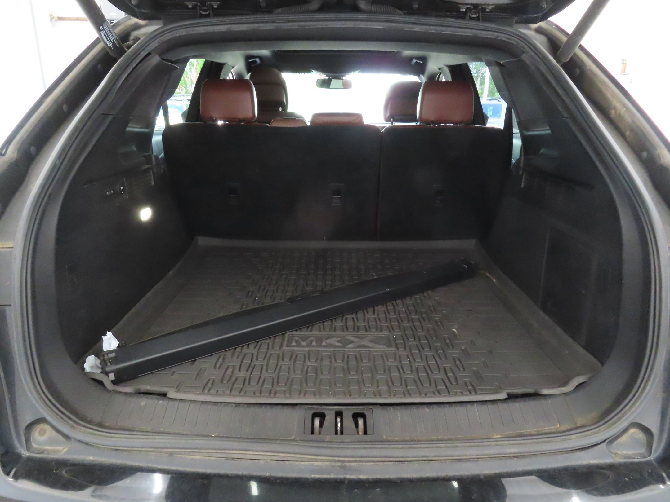 Used 2016 Lincoln MKX Reserve w/ Driver Assistance Package FWD image 26
