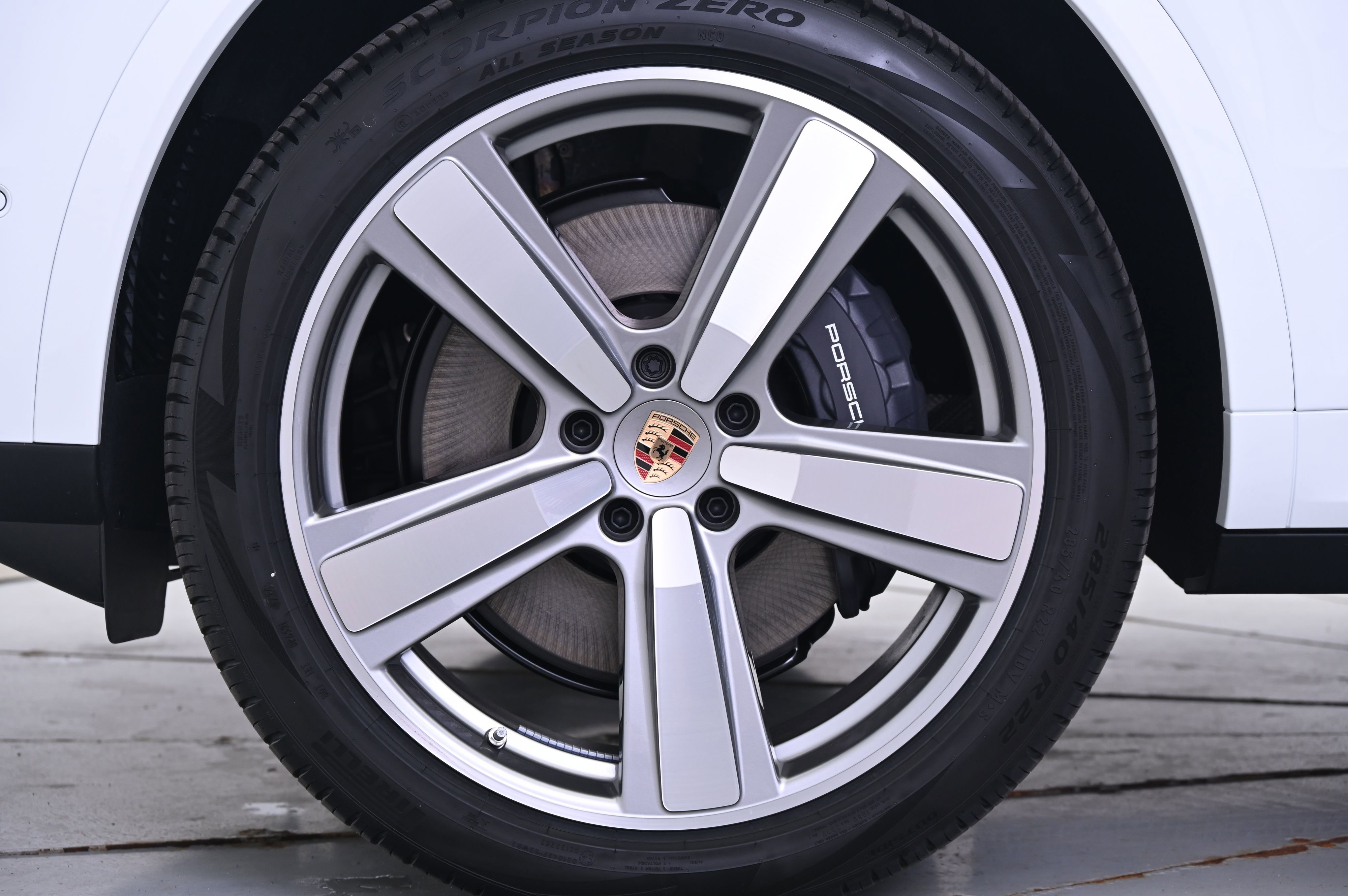 Certified 2025 Porsche Cayenne image 15