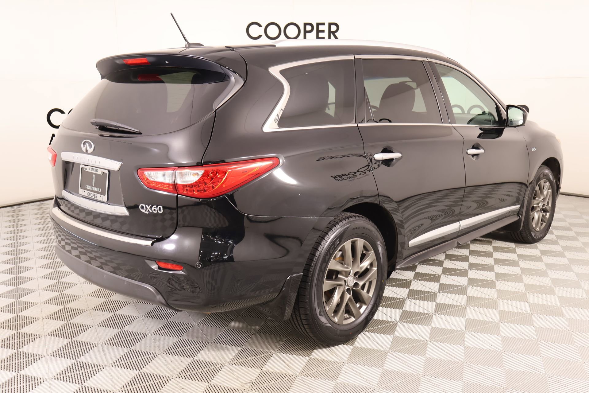 Used 2015 INFINITI QX60 AWD w/ Premium Plus Package image 23