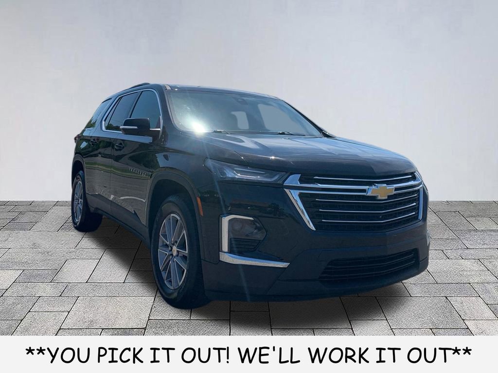 Used 2023 Chevrolet Traverse LT