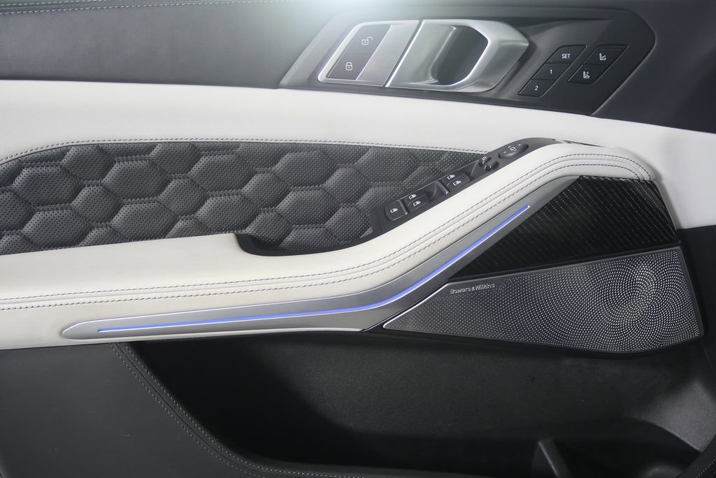 Used 2022 BMW X5 M w/ Competition Package 2 image 9