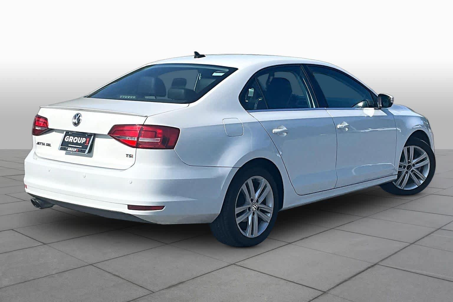 Used 2015 Volkswagen Jetta SEL FWD image 13