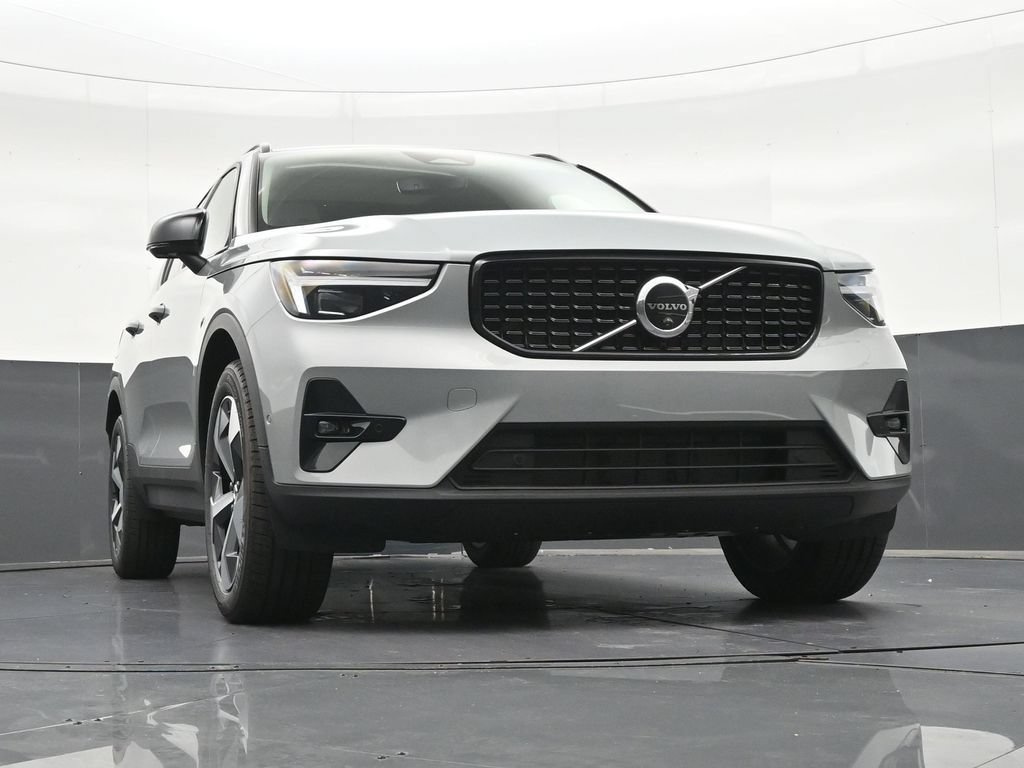 New 2026 Volvo XC40 B5 Plus w/ Protection Package Premier AWD/4WD image 29