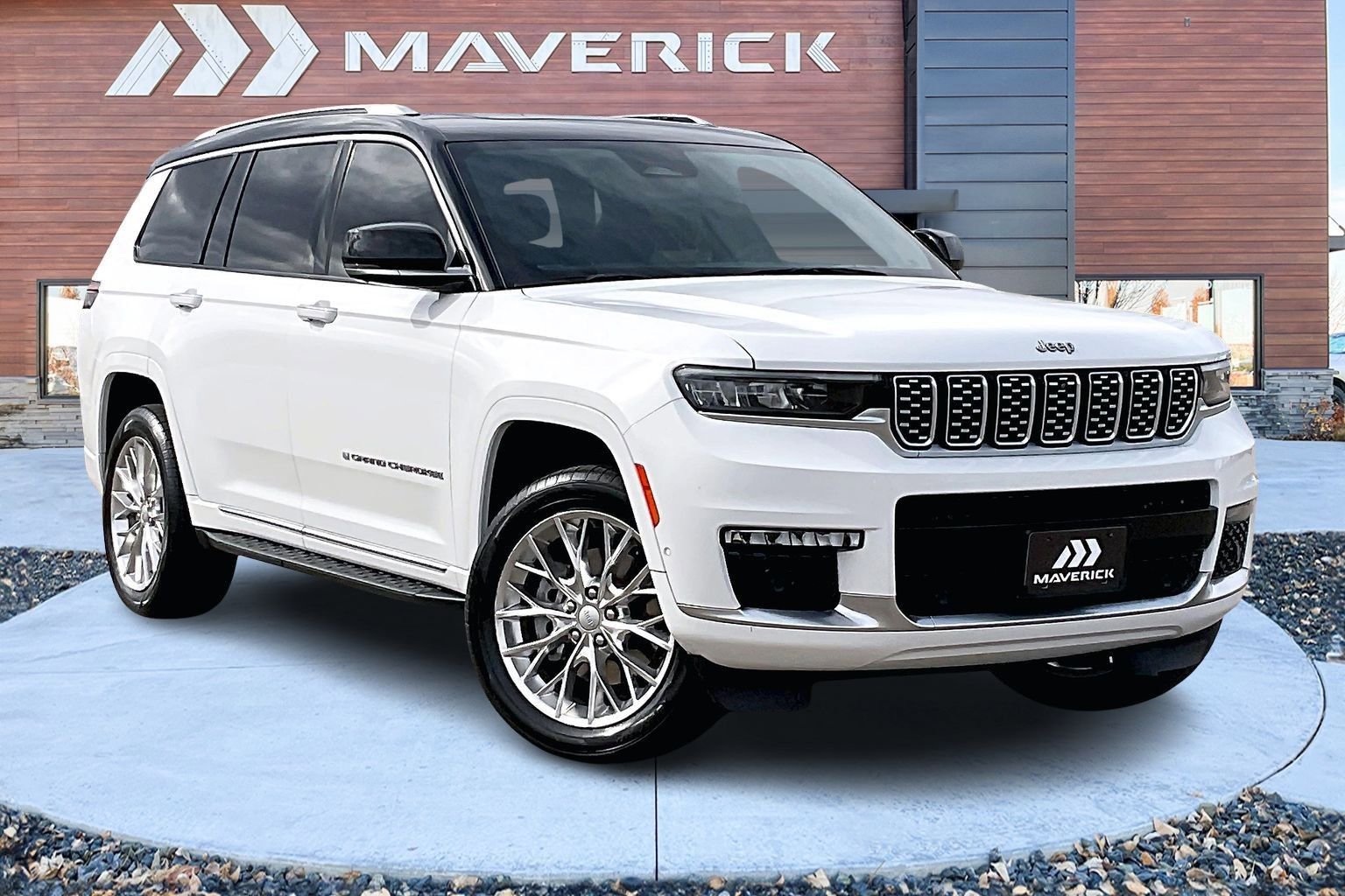 Used 2021 Jeep Grand Cherokee L Summit w/ Advanced Protech Group IV image 1