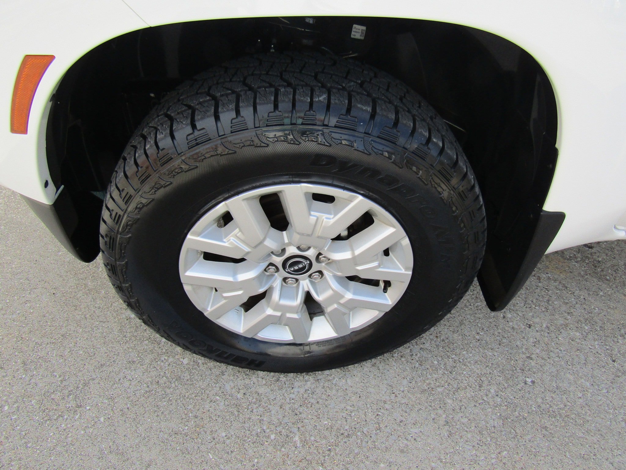 Used 2022 Nissan Frontier SV w/ Technology Package image 9