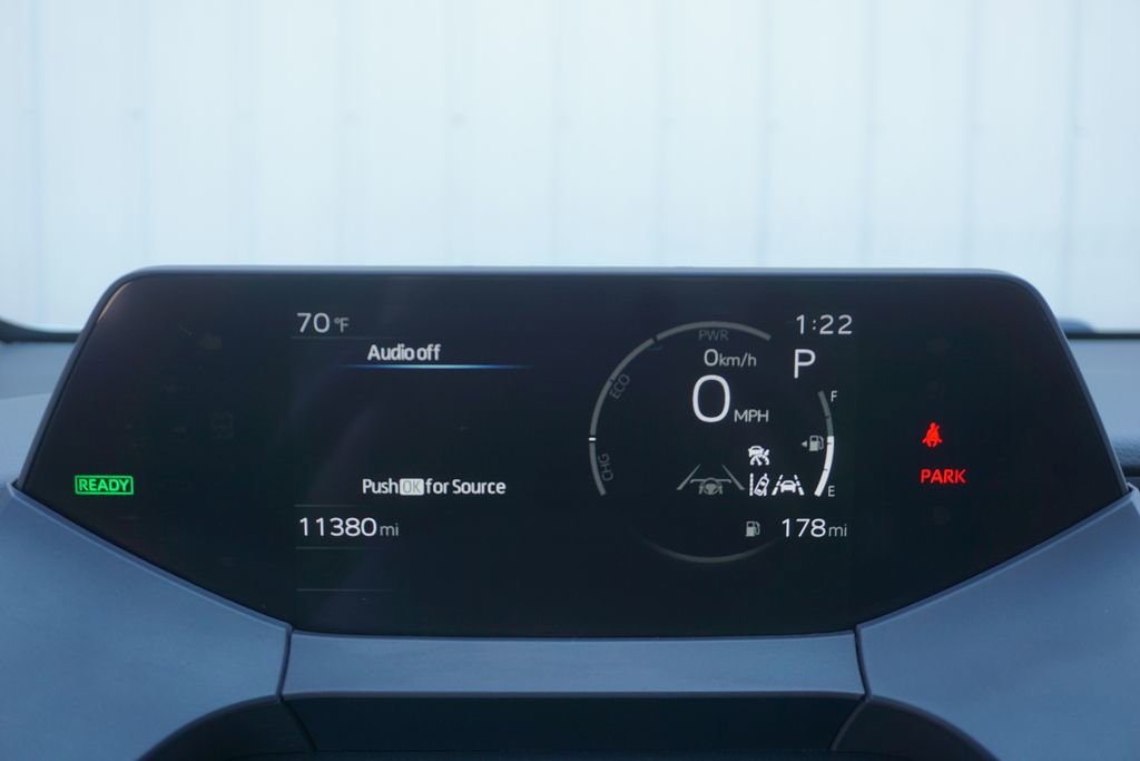 Used 2024 Toyota Prius XLE AWD/4WD image 5