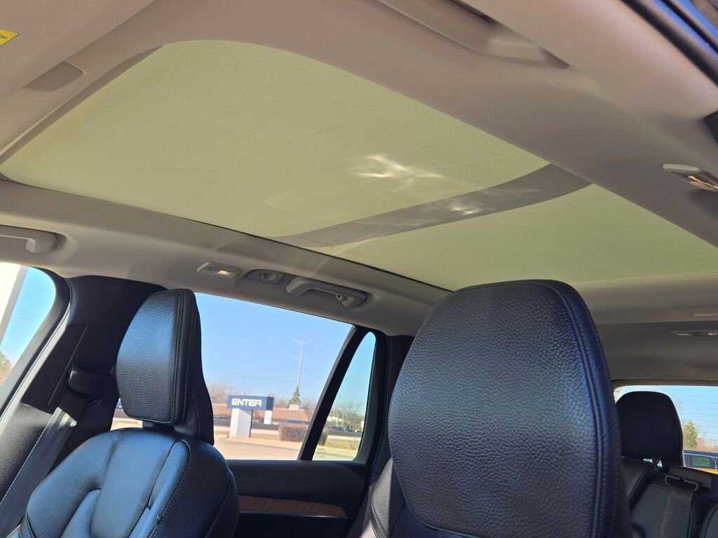 Used 2023 Volvo XC90 T8 Core image 4
