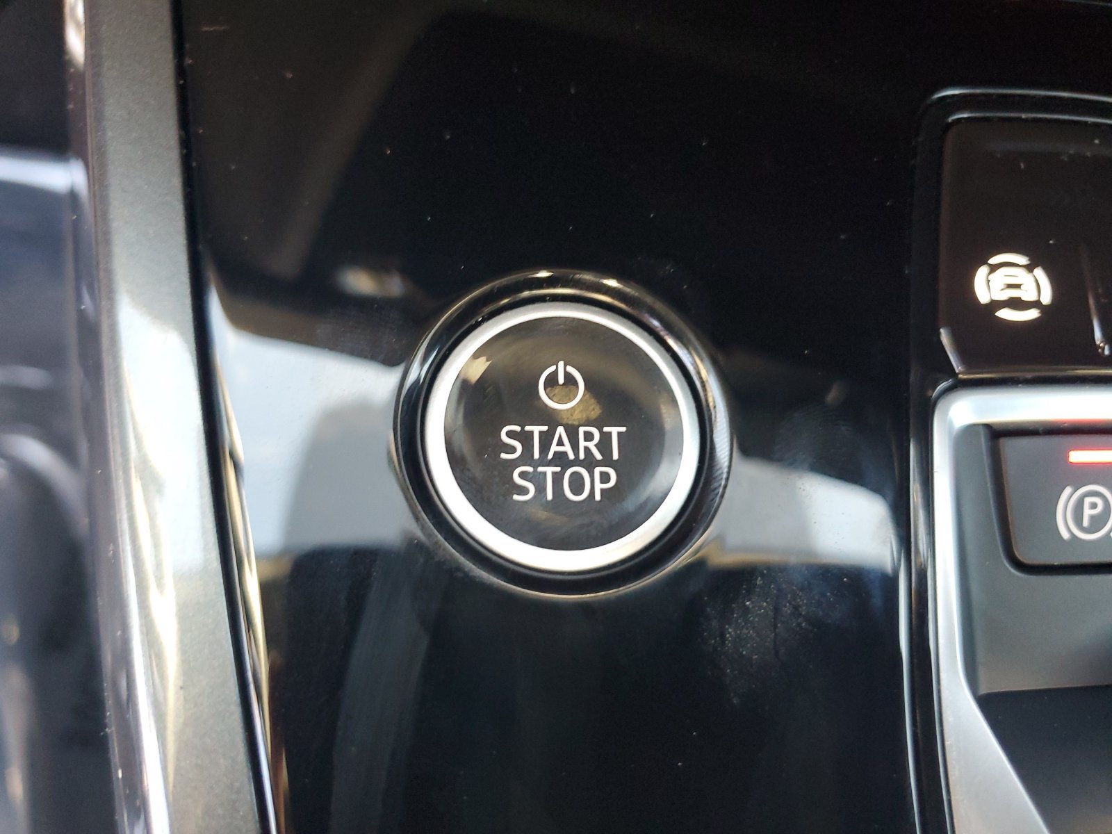 Used 2024 Audi Q4 e-tron Premium Plus w/ Premium Plus AWD/4WD image 27