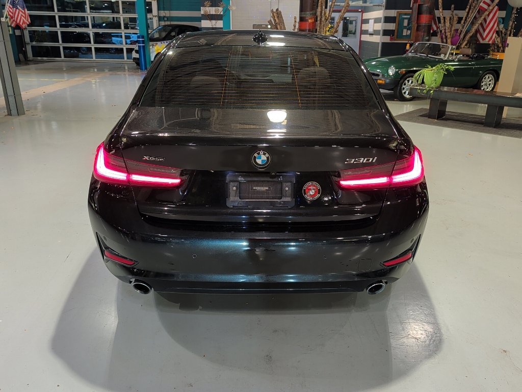 Used 2021 BMW 330i xDrive Sedan w/ Premium Package AWD/4WD image 9