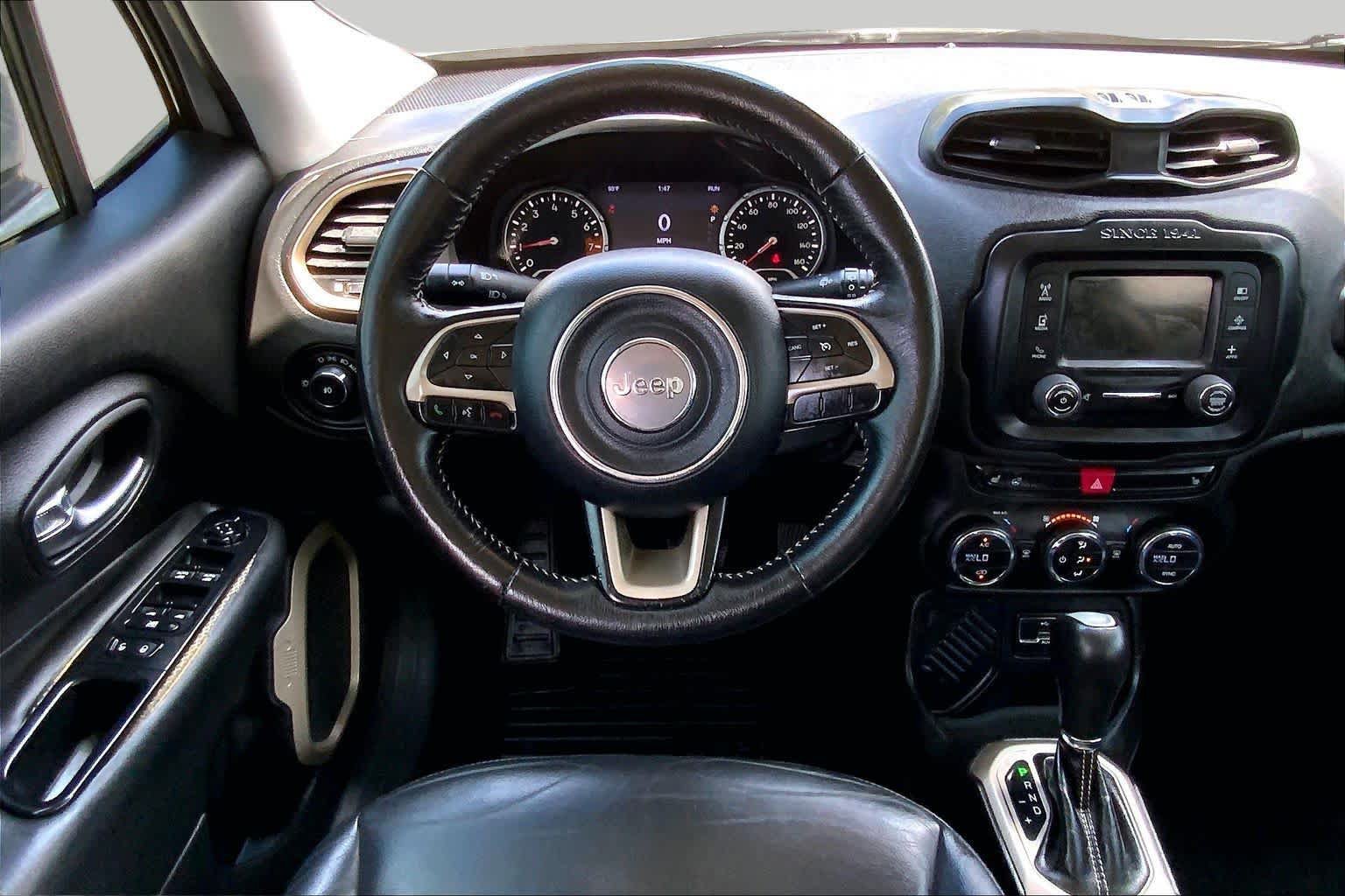 Used 2016 Jeep Renegade Limited FWD image 6