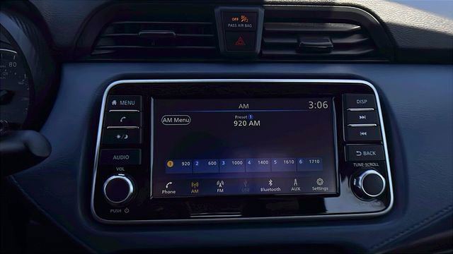 Used 2025 Nissan Versa SV FWD image 24