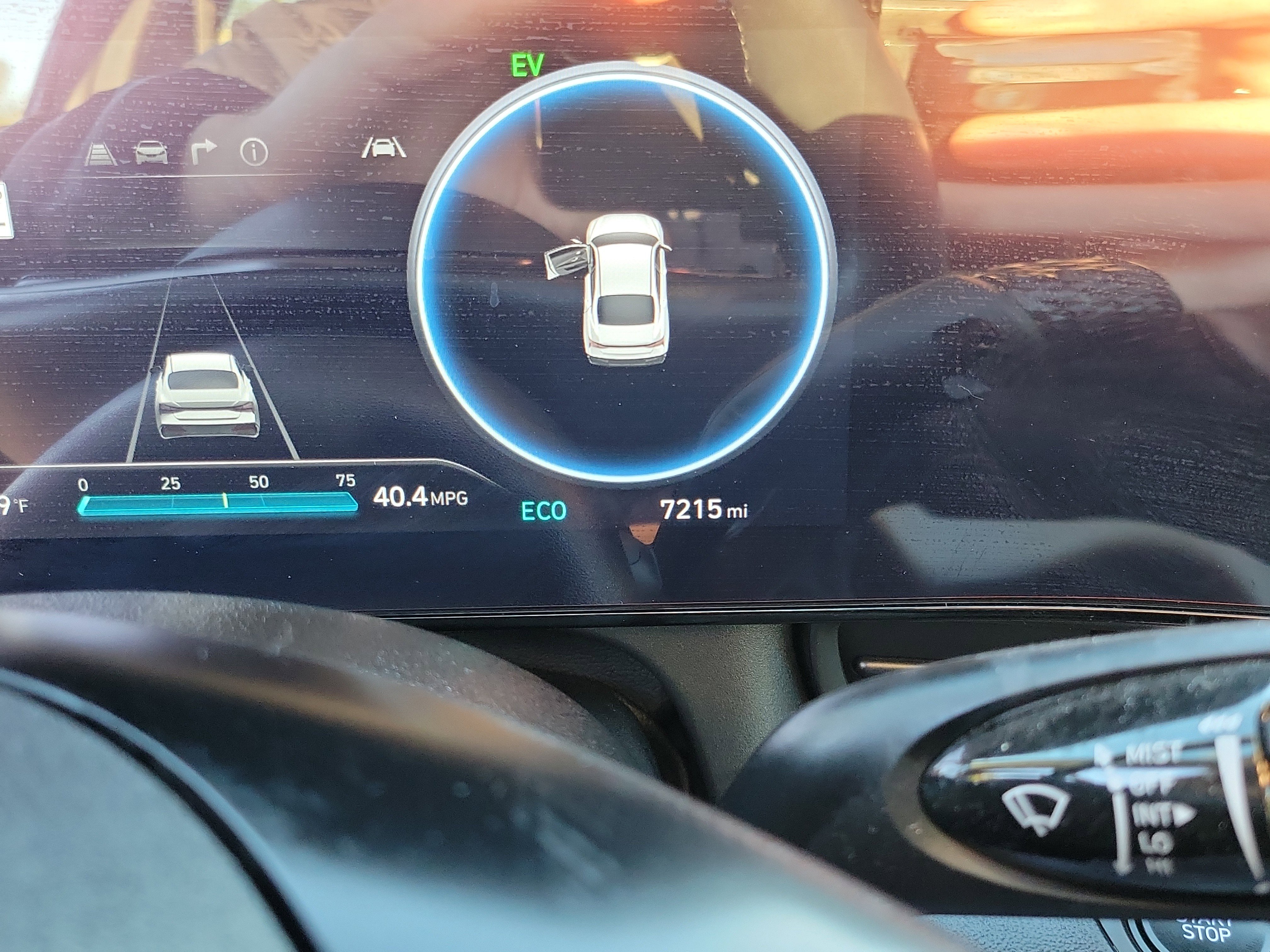 Certified 2025 Hyundai Elantra SEL image 10