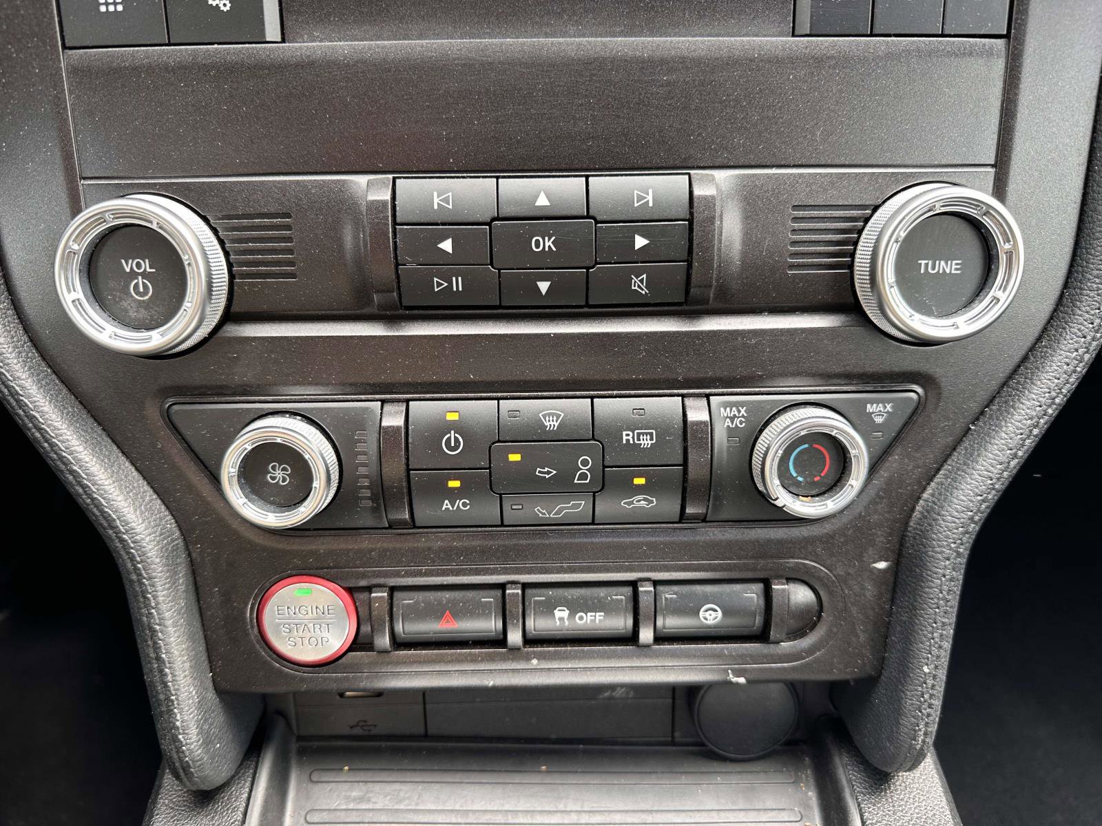 Used 2019 Ford Mustang Coupe RWD image 24