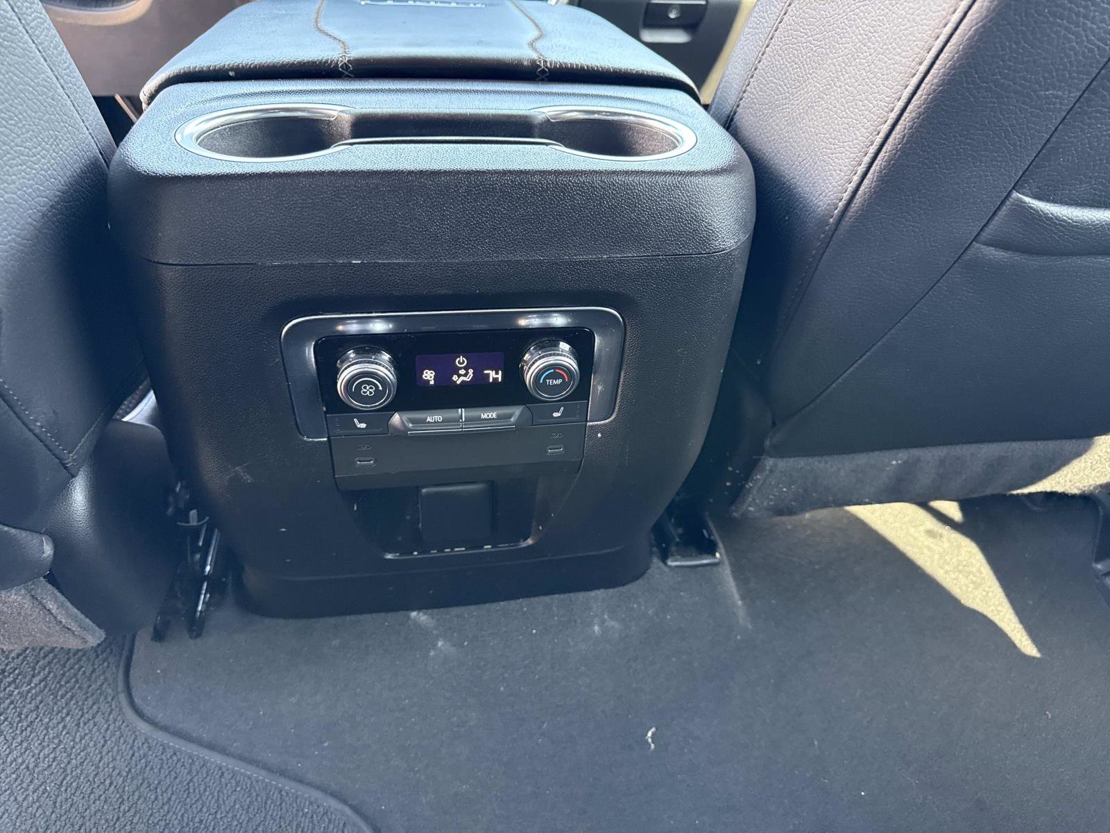 Used 2025 GMC Yukon Denali image 16