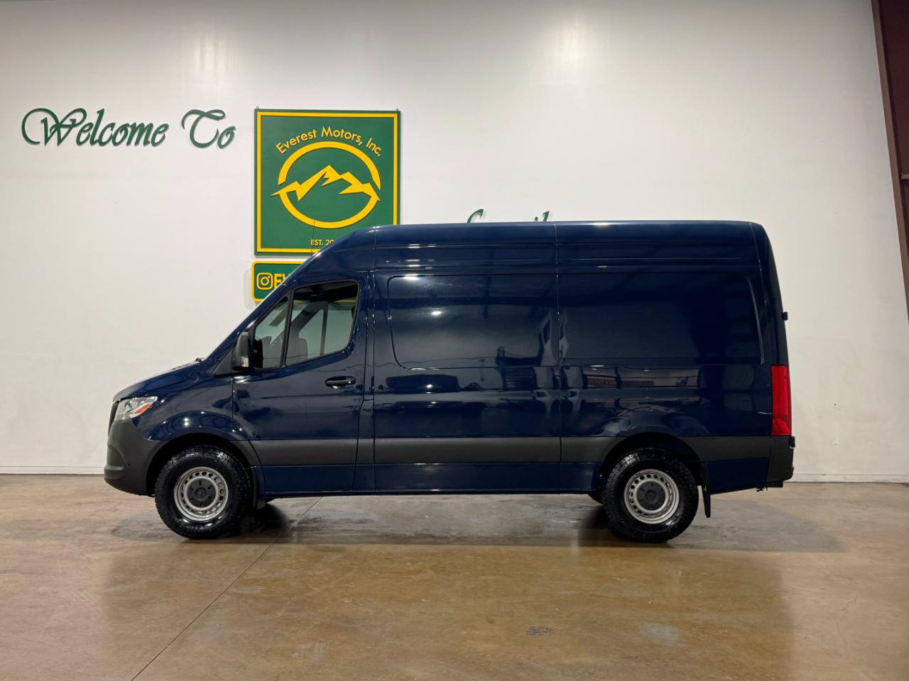 Used 2024 Mercedes-Benz Sprinter 2500 image 4