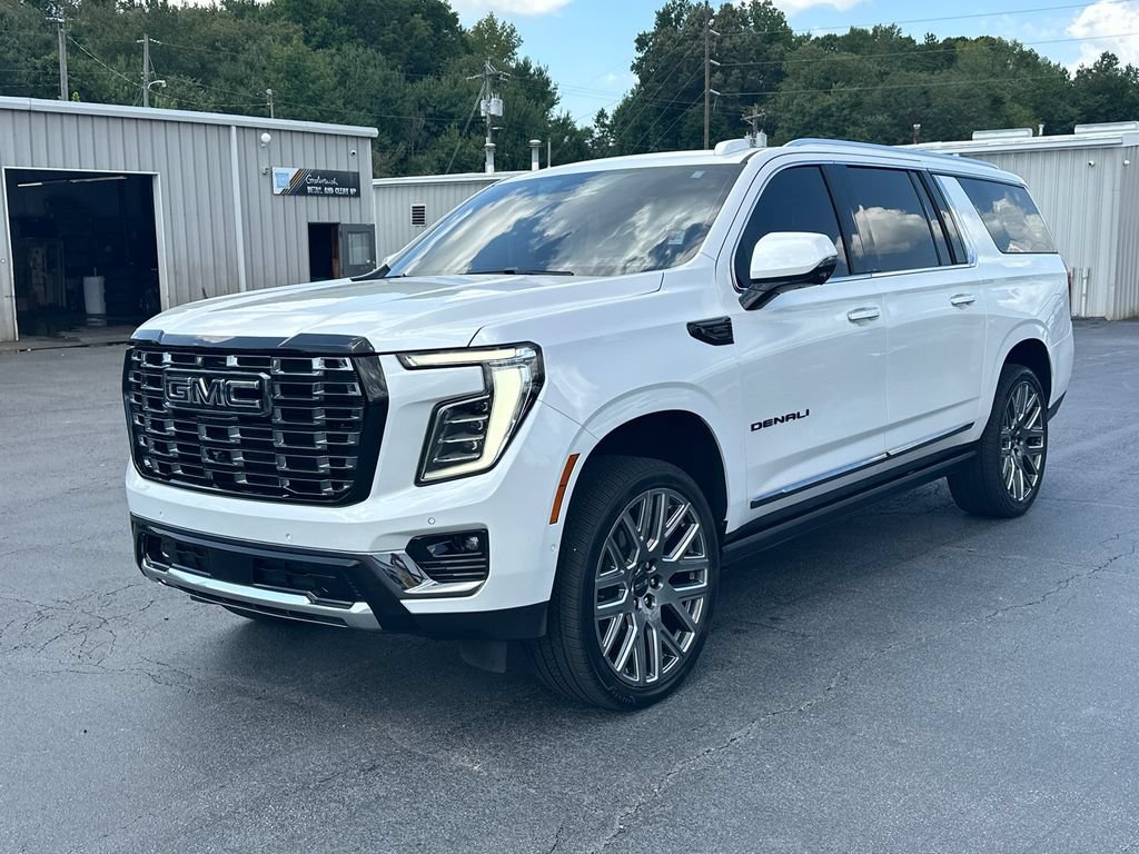 Used 2025 GMC Yukon XL Denali Ultimate w/ LPO, Floor Liner Package AWD/4WD video 2