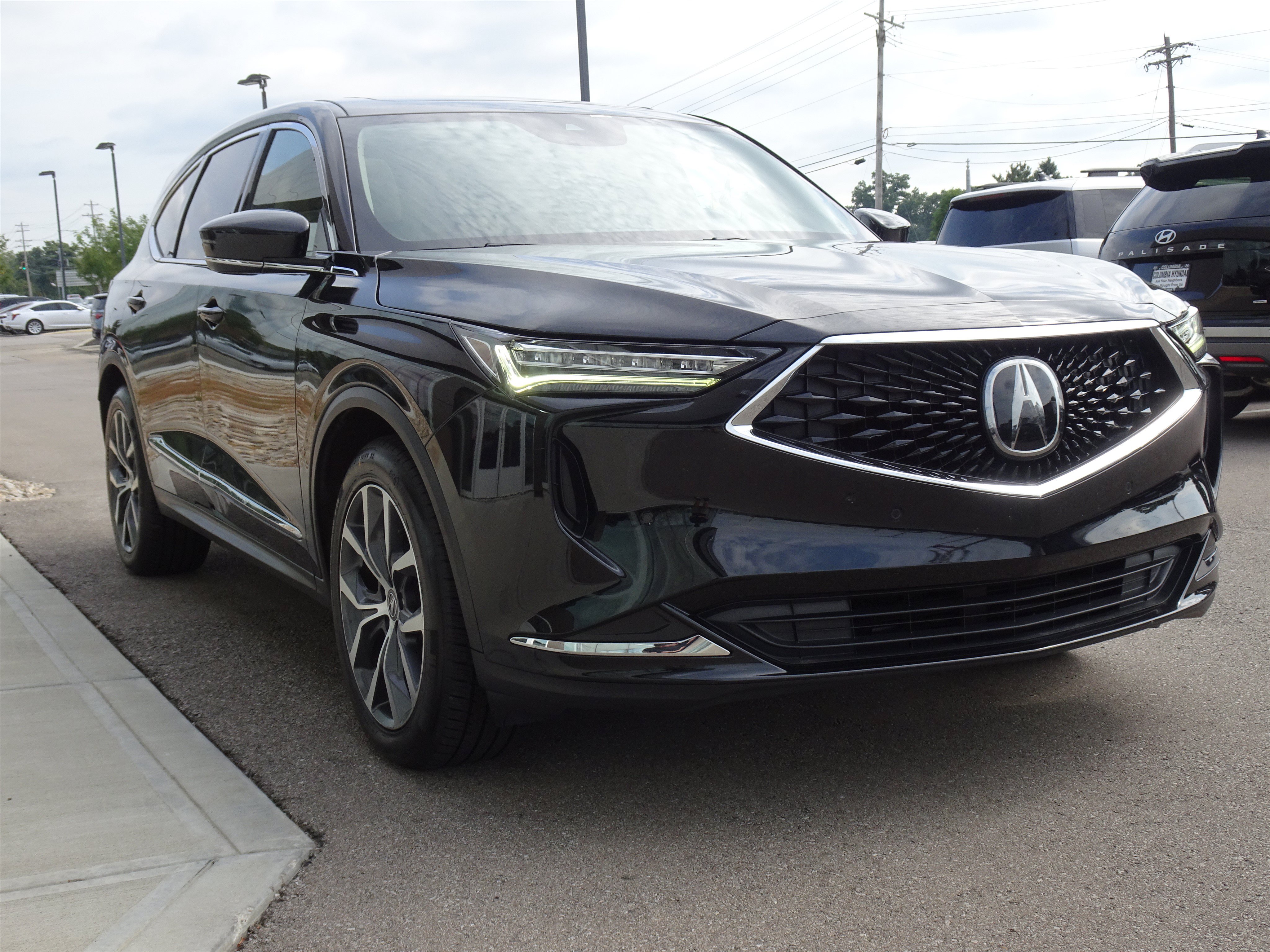 Used 2023 Acura MDX w/ Technology Package AWD/4WD image 6