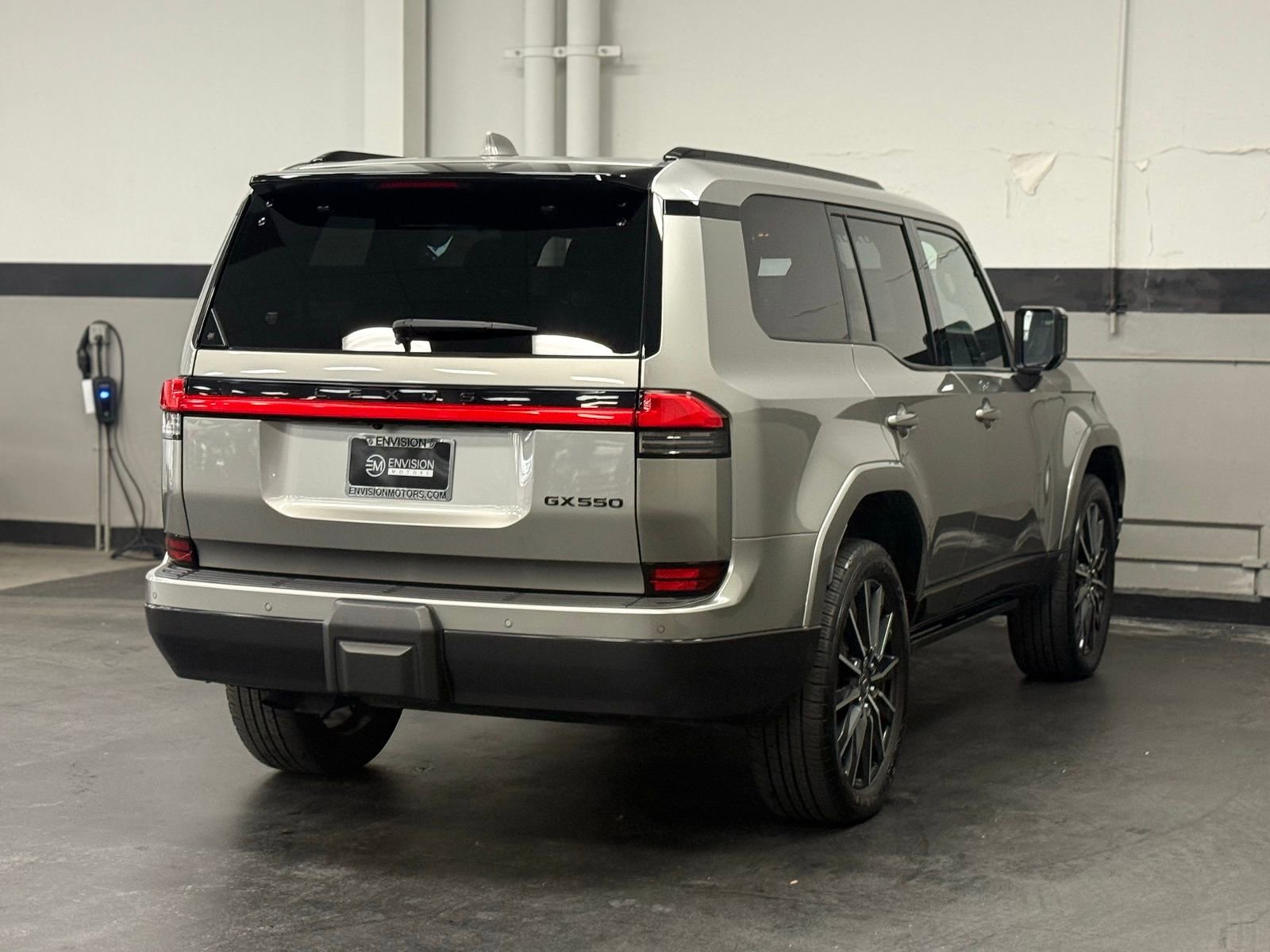 Used 2024 Lexus GX 550 w/ Accessory Package (2T) image 12