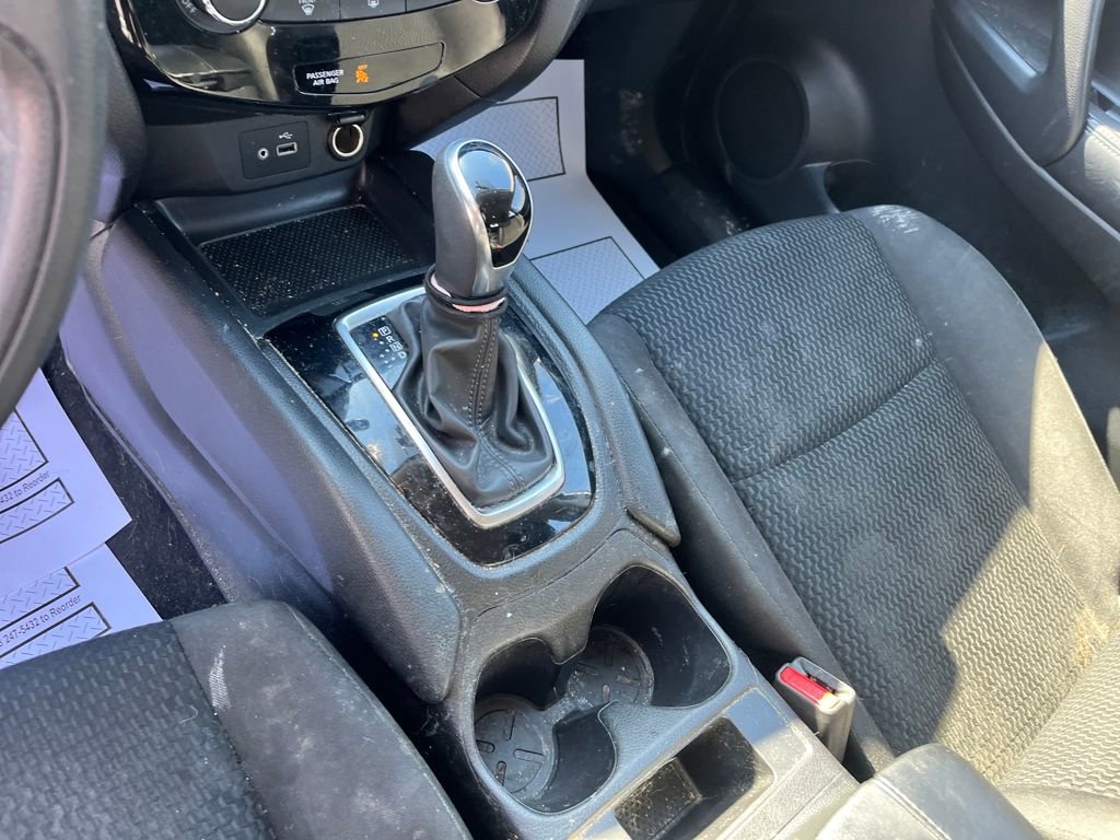 Used 2019 Nissan Rogue Sport S image 15