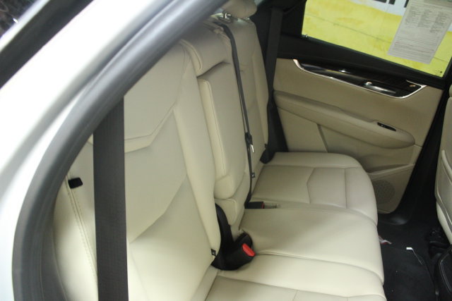 Used 2018 Cadillac XT5 AWD image 10