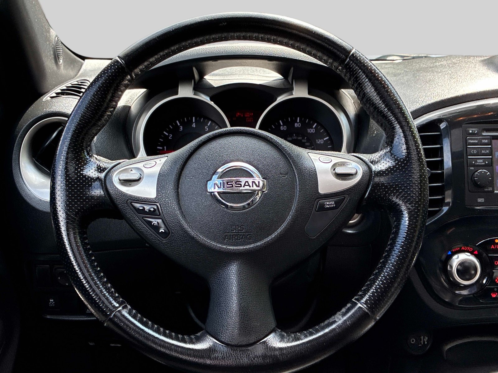 Used 2012 Nissan Juke SL AWD/4WD image 18