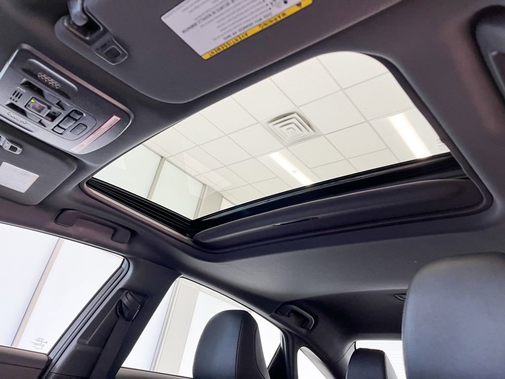 Used 2021 Toyota Avalon Limited image 28