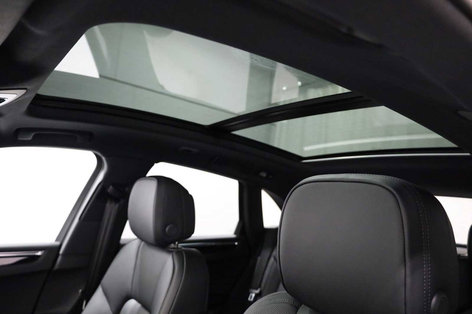 New 2026 Porsche Macan image 20