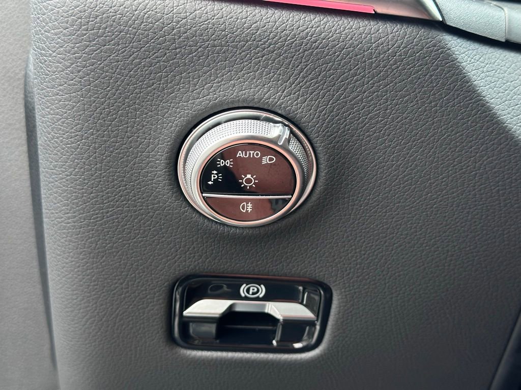 Used 2023 Mercedes-Benz GLC 300 4MATIC image 18