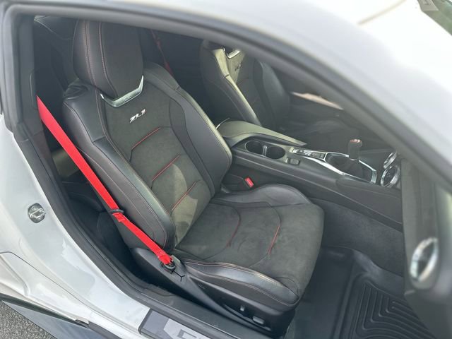 Used 2019 Chevrolet Camaro ZL1 image 28