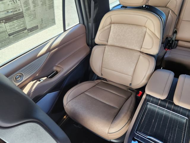 New 2026 Lincoln Navigator Black Label AWD/4WD image 13