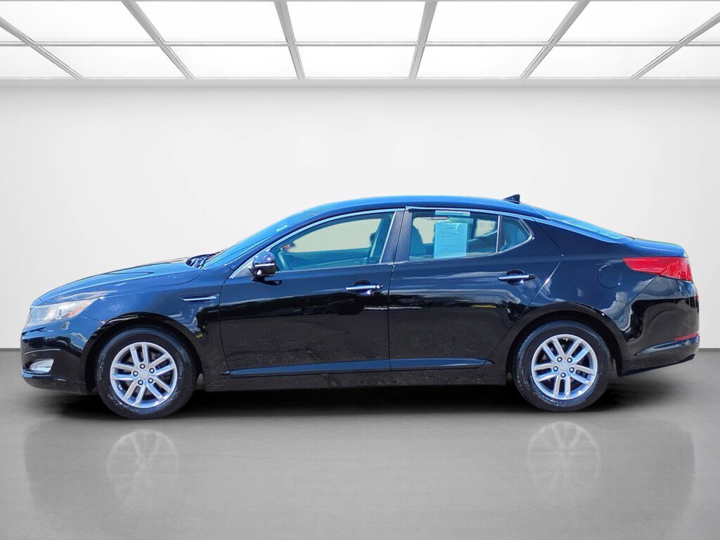 Used 2013 Kia Optima LX w/ Convenience Pkg FWD image 2