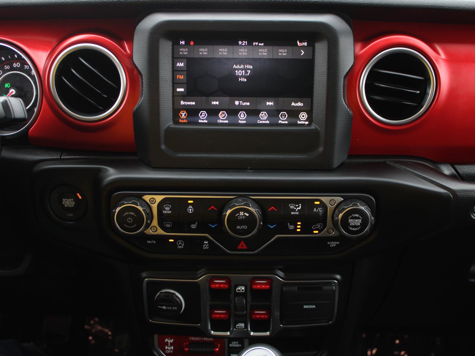 Used 2021 Jeep Wrangler Unlimited Rubicon w/ Cold Weather Group image 11