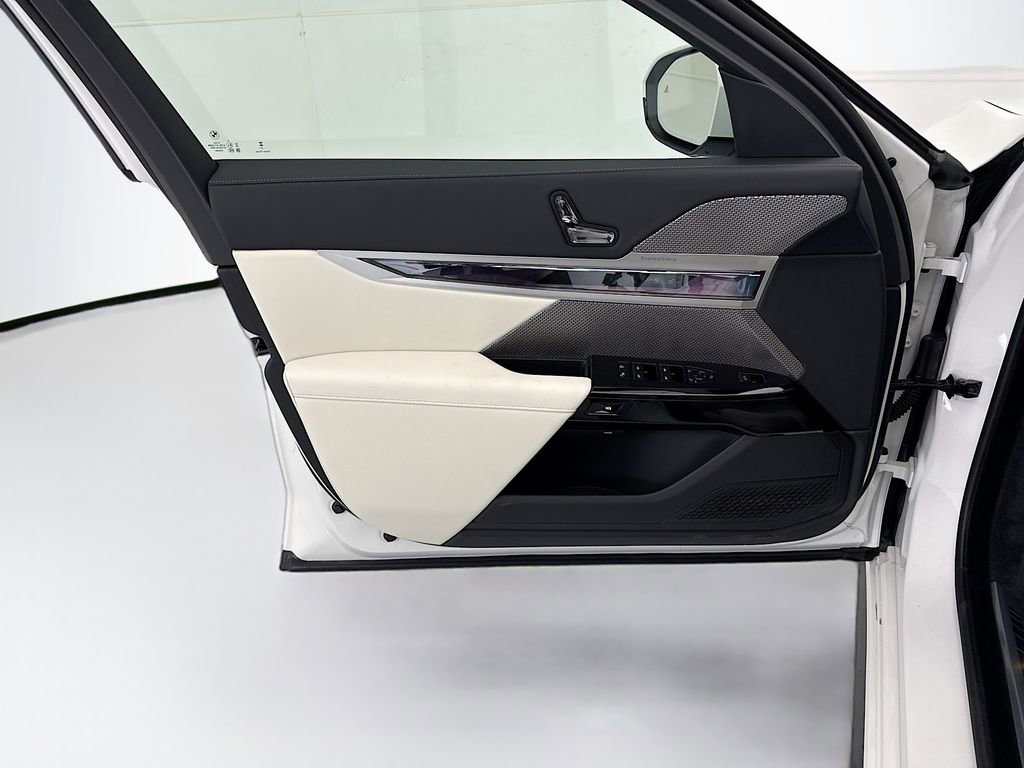 New 2026 BMW i7 xDrive60 AWD/4WD image 23