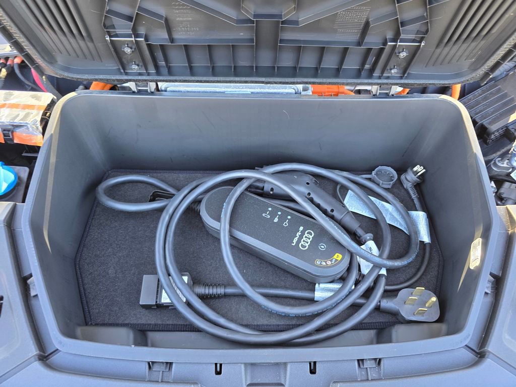 Used 2024 Audi SQ8 e-tron Premium Plus w/ Black Optic Package image 32