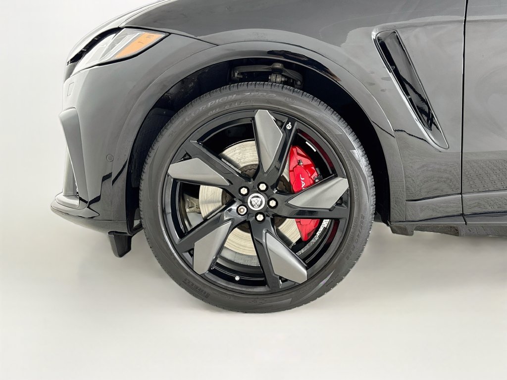 Certified 2024 Jaguar F-PACE SVR AWD/4WD image 27