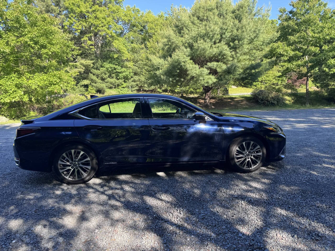 Used 2021 Lexus ES 300h w/ Premium Package FWD image 5