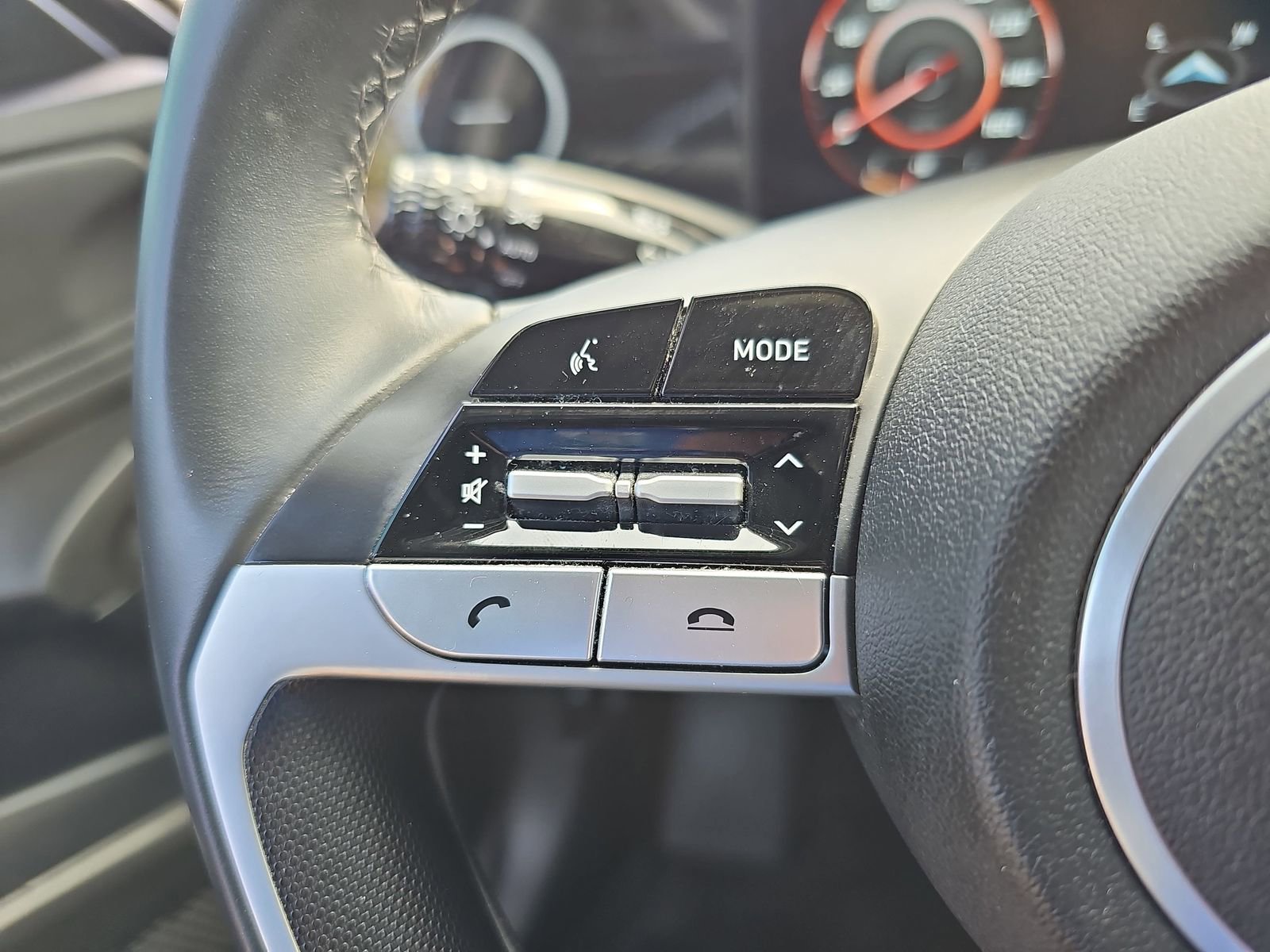 Used 2022 Hyundai Elantra Limited FWD image 16