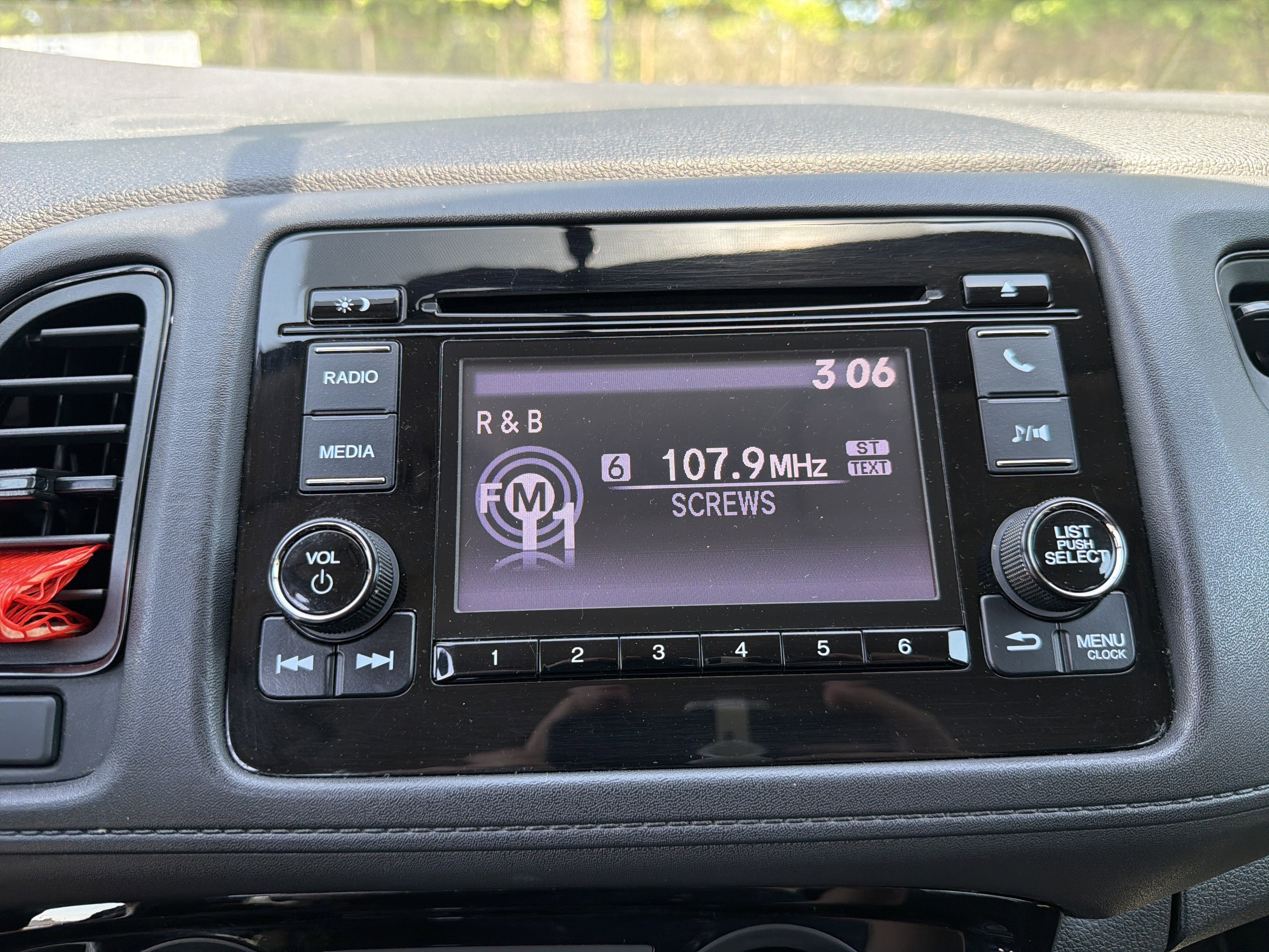 Used 2019 Honda HR-V LX image 33